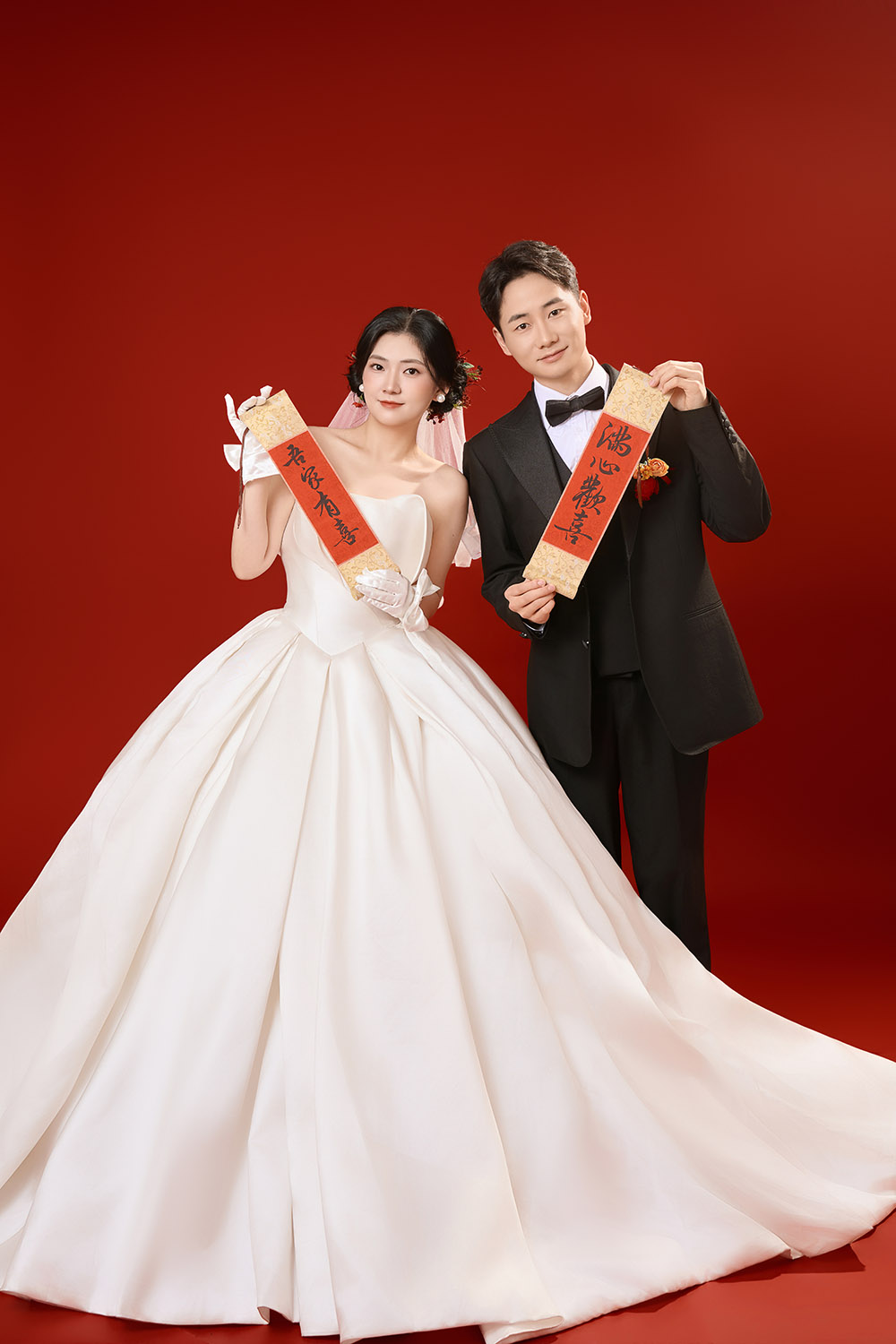 高钰程与阮宏伟的婚纱照